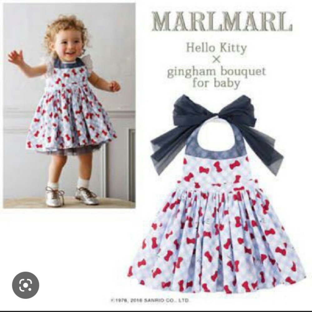 Hello Kitty fancy bib.